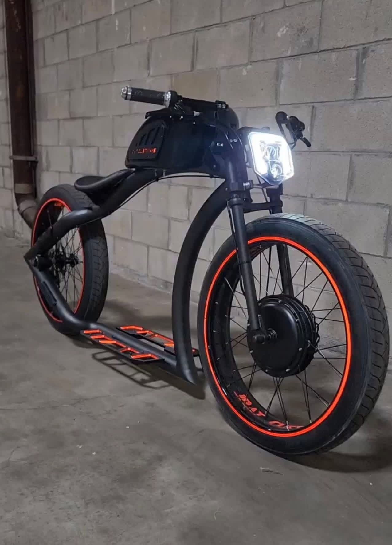 Jrat Customs Revolution E-Bike - Image 3