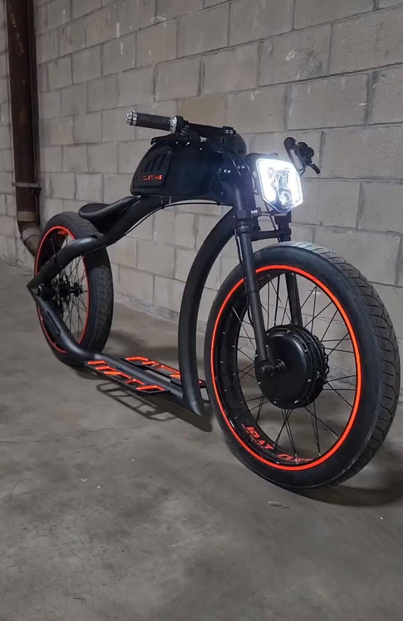 Jrat Customs Revolution E-Bike